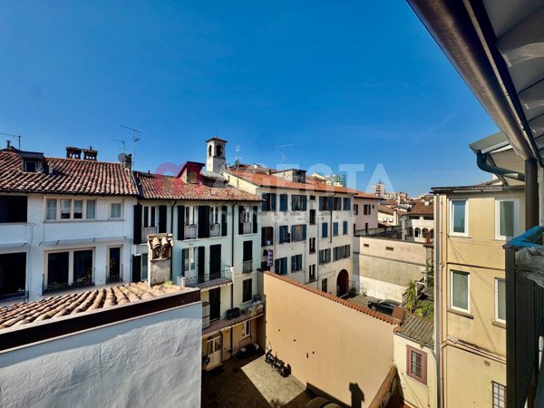 appartamento in vendita a Brescia in zona Centro Storico