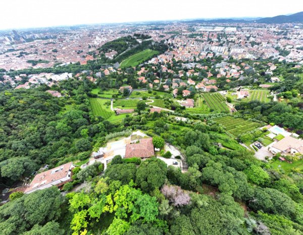 casa indipendente in vendita a Brescia in zona Porta Venezia