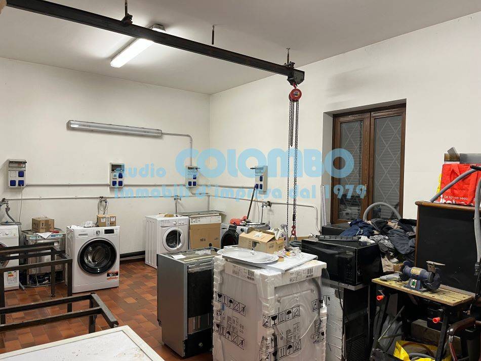 locale commerciale in vendita a Brescia in zona Quartiere Primo Maggio