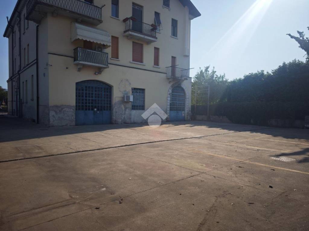appartamento in vendita a Brescia in zona Lamarmora