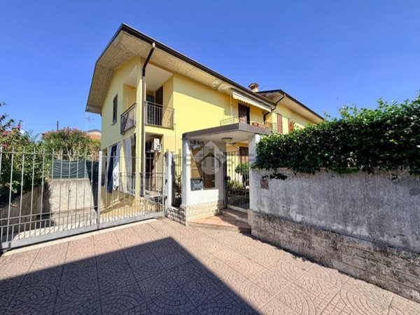 appartamento in vendita a Brescia in zona Fiumicello