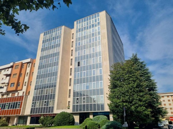 ufficio in vendita a Brescia in zona Volta