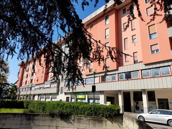 appartamento in vendita a Brescia in zona Lamarmora