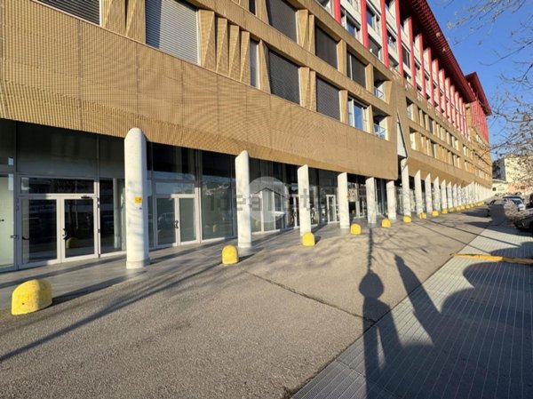 ufficio in vendita a Brescia in zona Quartiere Primo Maggio