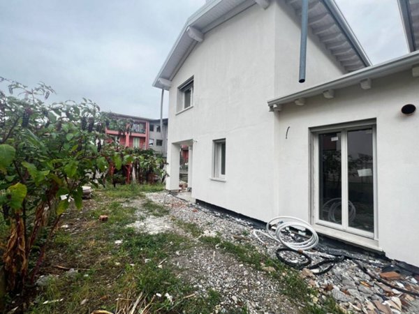 casa indipendente in vendita a Brescia in zona San Polo