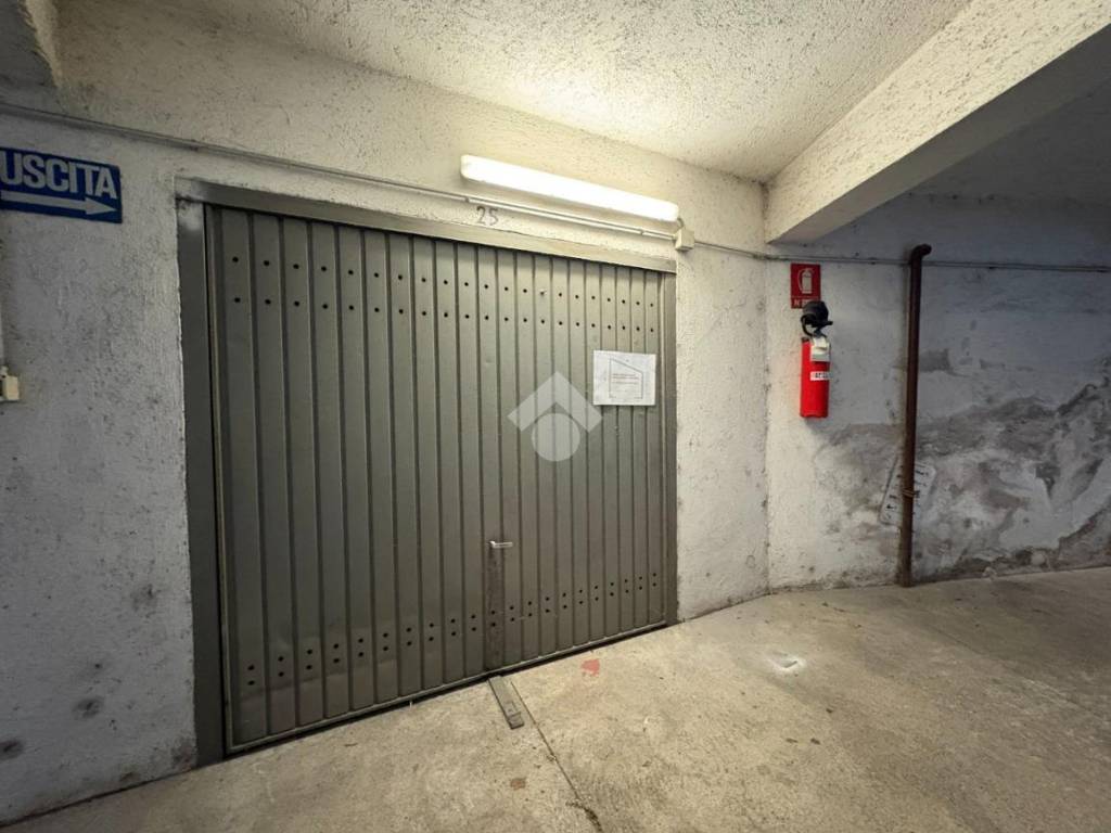 box auto in vendita a Brescia in zona Volta
