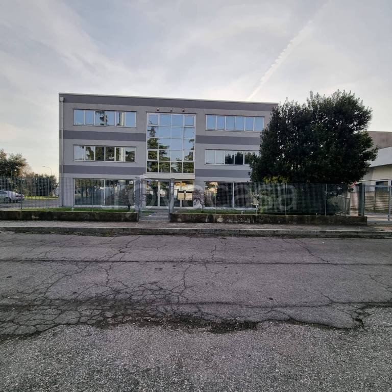 ufficio in vendita a Brescia in zona Caionvico