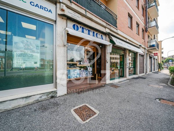 negozio in vendita a Brescia in zona Costalunga