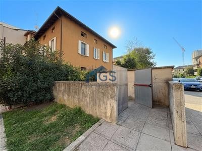 casa indipendente in vendita a Brescia in zona Volta
