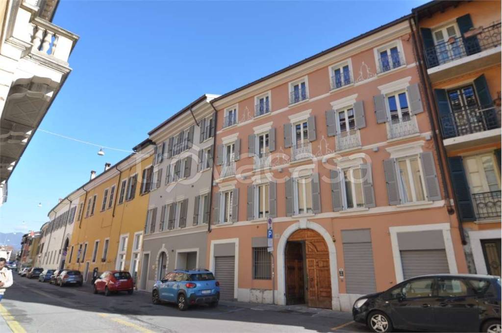 appartamento in vendita a Brescia in zona Carmine