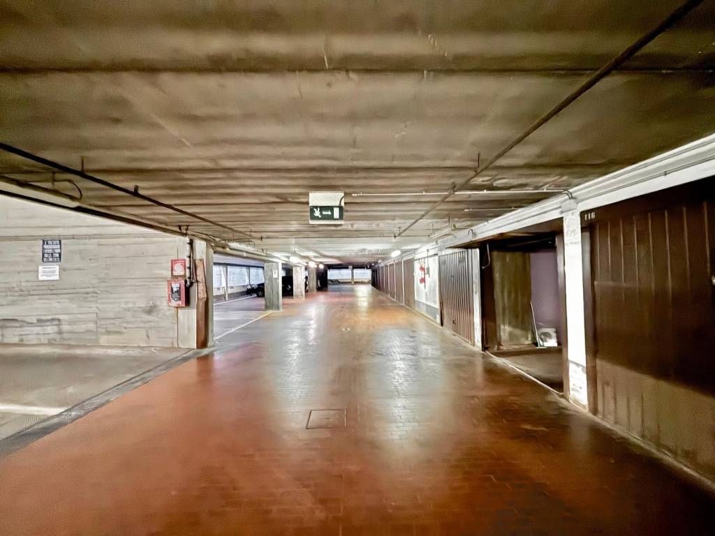 box auto in vendita a Brescia in zona Volta