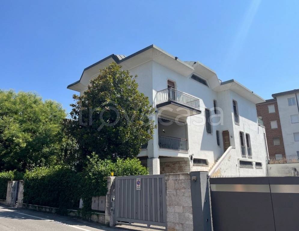 casa indipendente in vendita a Brescia