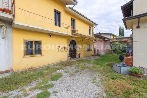 casa indipendente in vendita a Brescia in zona Caionvico