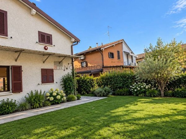 casa indipendente in vendita a Brescia in zona Villaggio Badia
