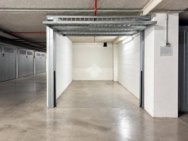 box auto in vendita a Brescia in zona Crocifissa di Rosa