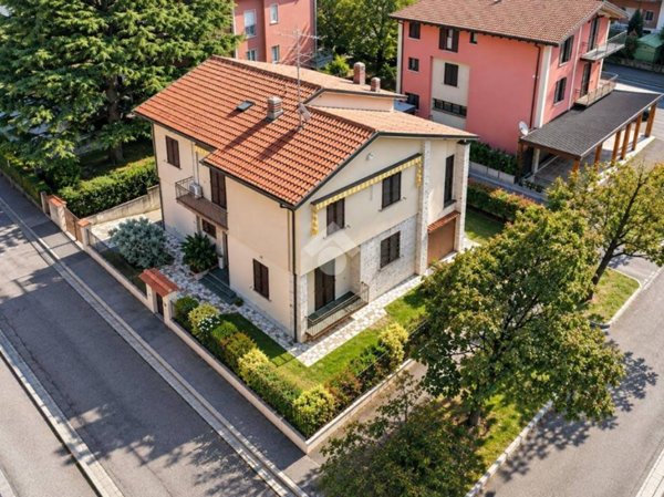 casa indipendente in vendita a Brescia in zona Chiusure