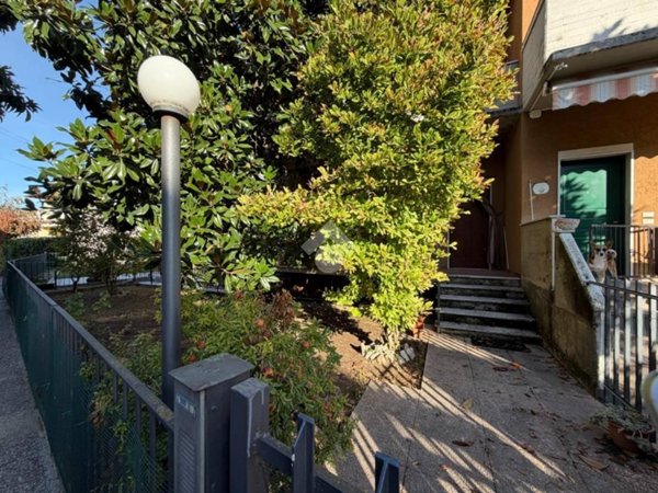 casa indipendente in vendita a Brescia in zona Lamarmora
