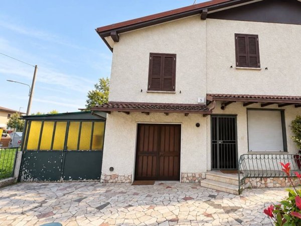 casa indipendente in vendita a Brescia in zona Villaggio Badia