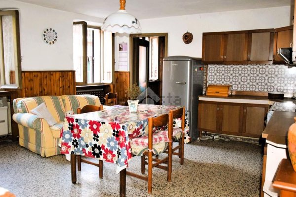 casa semindipendente in vendita a Caino