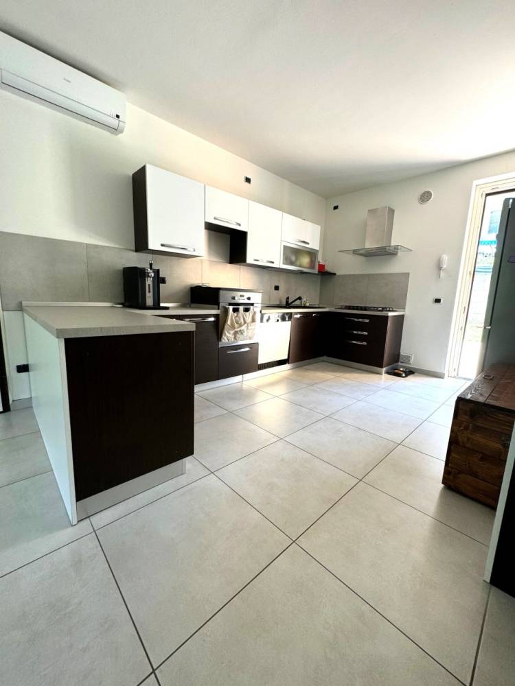 casa indipendente in vendita a Caino