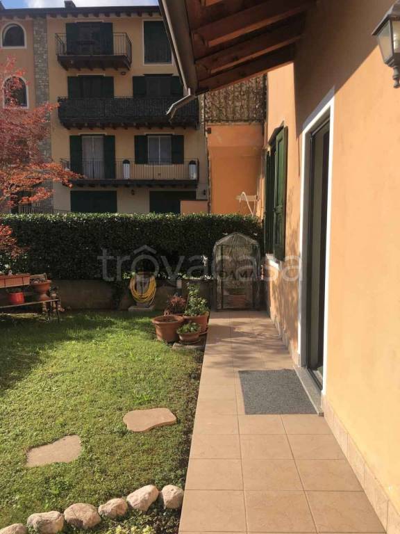 appartamento in vendita a Caino