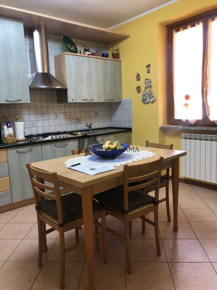 appartamento in vendita a Caino