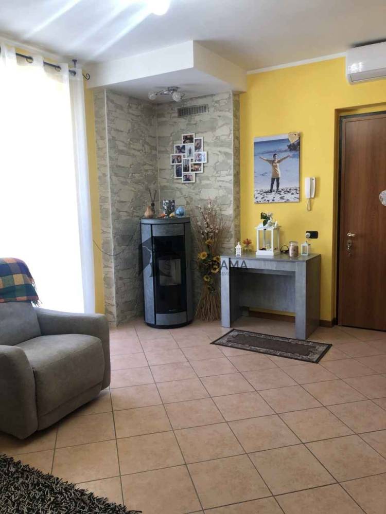 appartamento in vendita a Caino