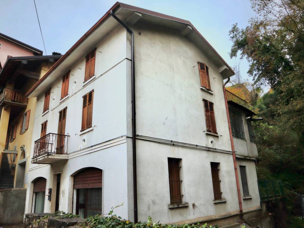 casa indipendente in vendita a Caino