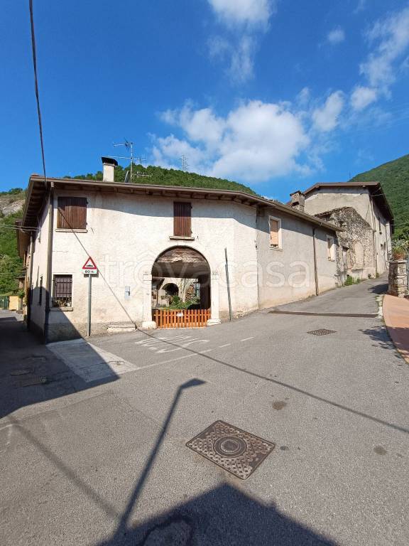 casa indipendente in vendita a Caino