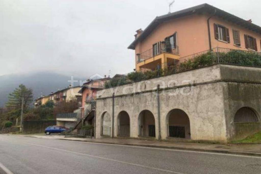 appartamento in vendita a Caino