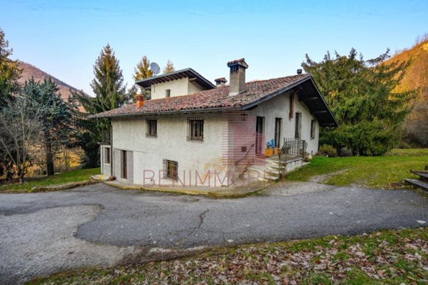 casale in vendita a Caino