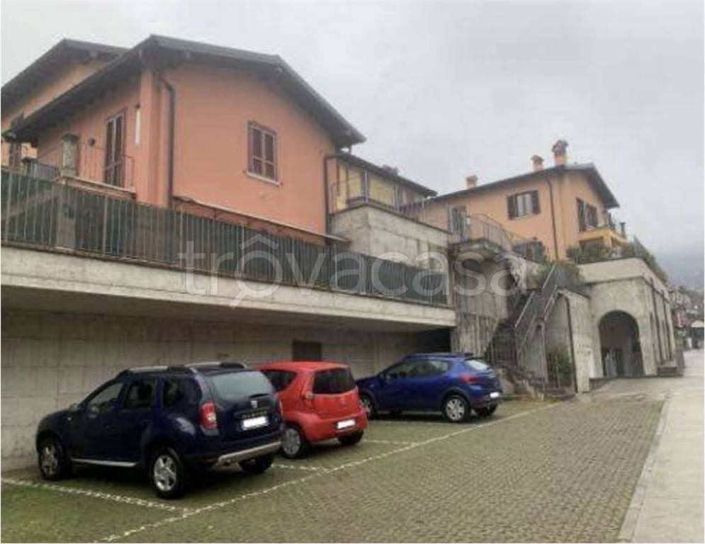 appartamento in vendita a Caino