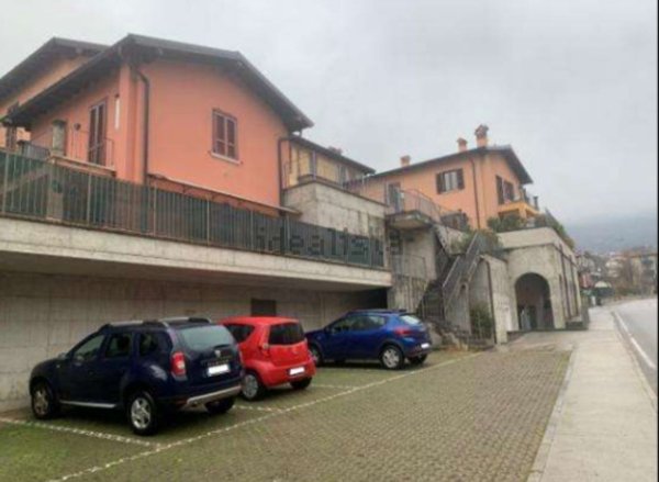 appartamento in vendita a Caino