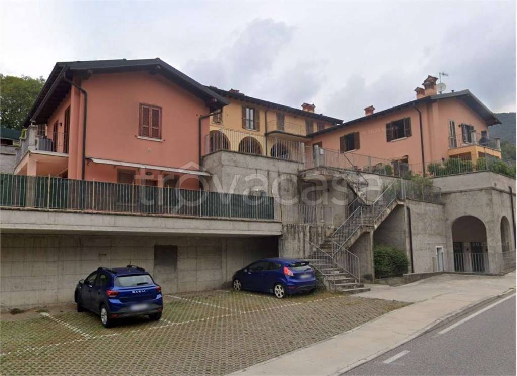 appartamento in vendita a Caino