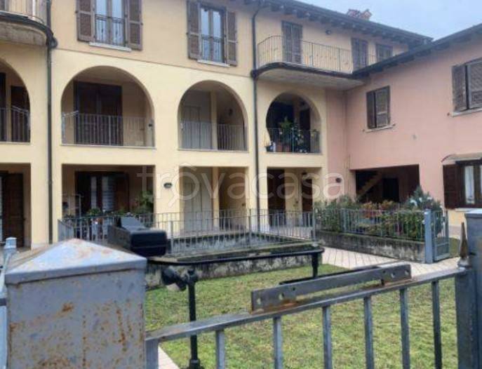 appartamento in vendita a Caino