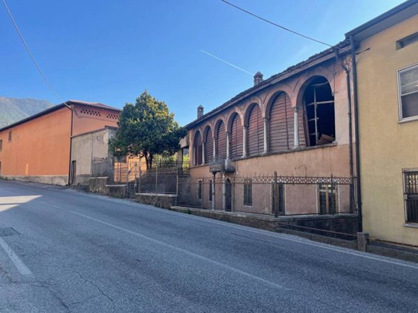 intera palazzina in vendita a Caino