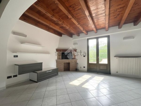 appartamento in vendita a Caino