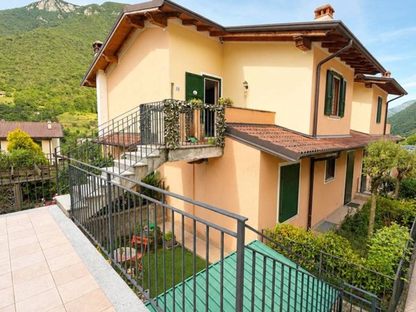 appartamento in vendita a Caino