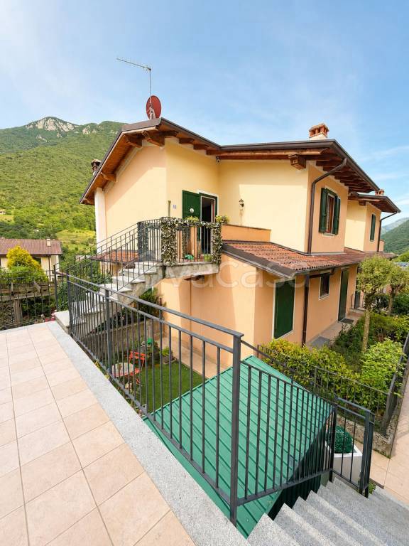 appartamento in vendita a Caino