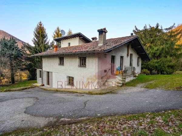 casa indipendente in vendita a Caino