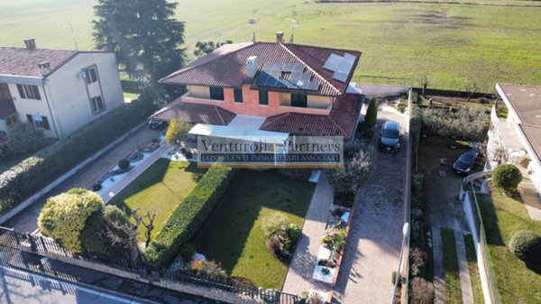 casa indipendente in vendita a Calcinato