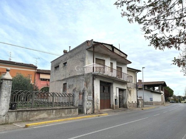 casa indipendente in vendita a Calcinato in zona Calcinatello