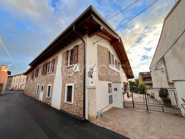 casa indipendente in vendita a Calcinato in zona Calcinatello