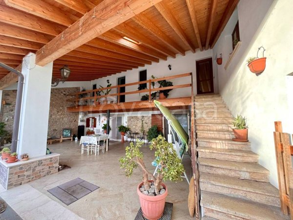 casa indipendente in vendita a Calcinato in zona Calcinatello