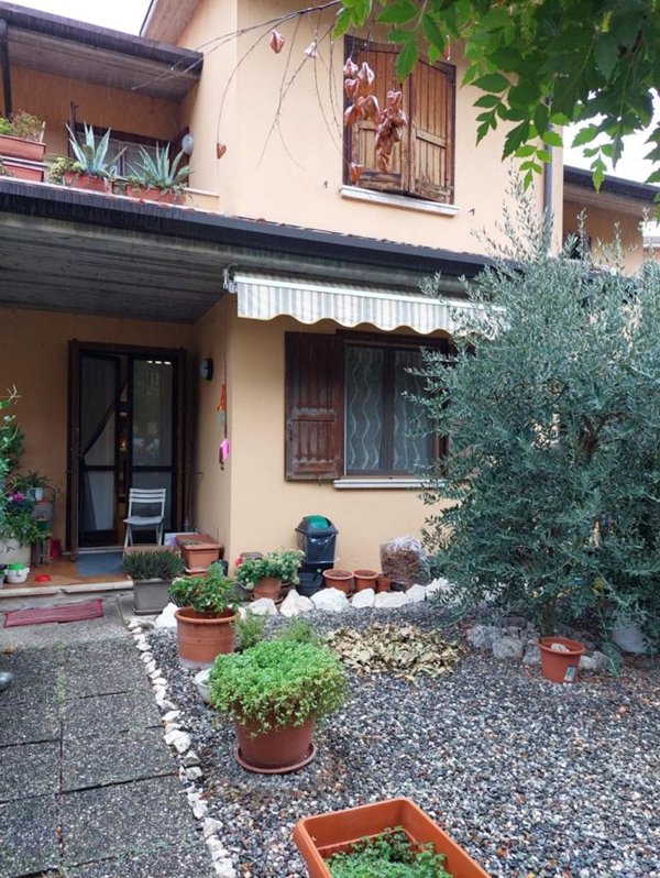 casa indipendente in vendita a Calcinato
