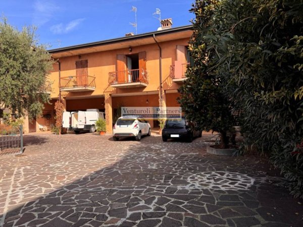 casa indipendente in vendita a Calcinato in zona Calcinatello