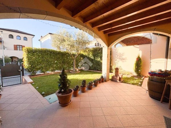 casa indipendente in vendita a Calcinato