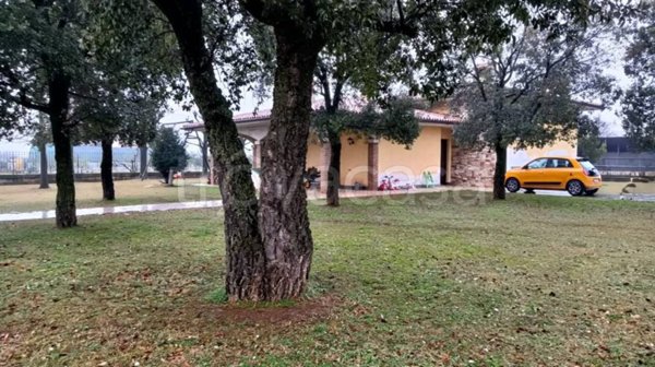 casa indipendente in vendita a Calcinato in zona Calcinatello