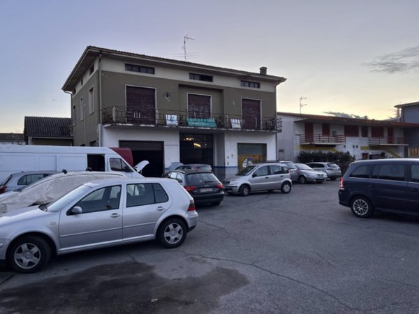 negozio in vendita a Calcinato