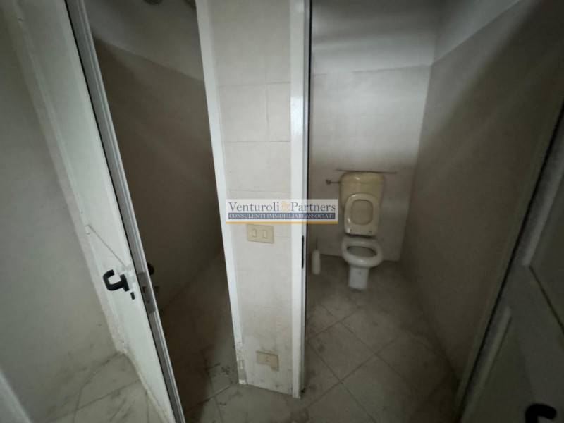 negozio in vendita a Calcinato